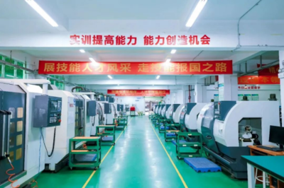 技行天下，智造未來 寶山技工學(xué)校先進制造系軟件及輔助設(shè)備研發(fā)引領(lǐng)創(chuàng)新